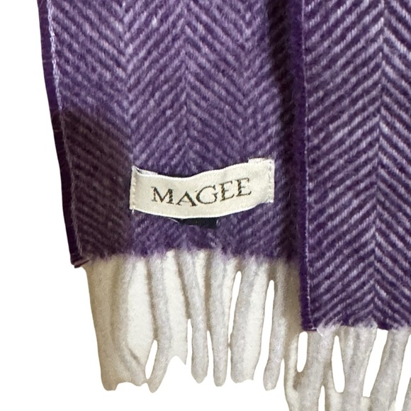 Magee cashmere scarf with fringe - Picture 7 of 8